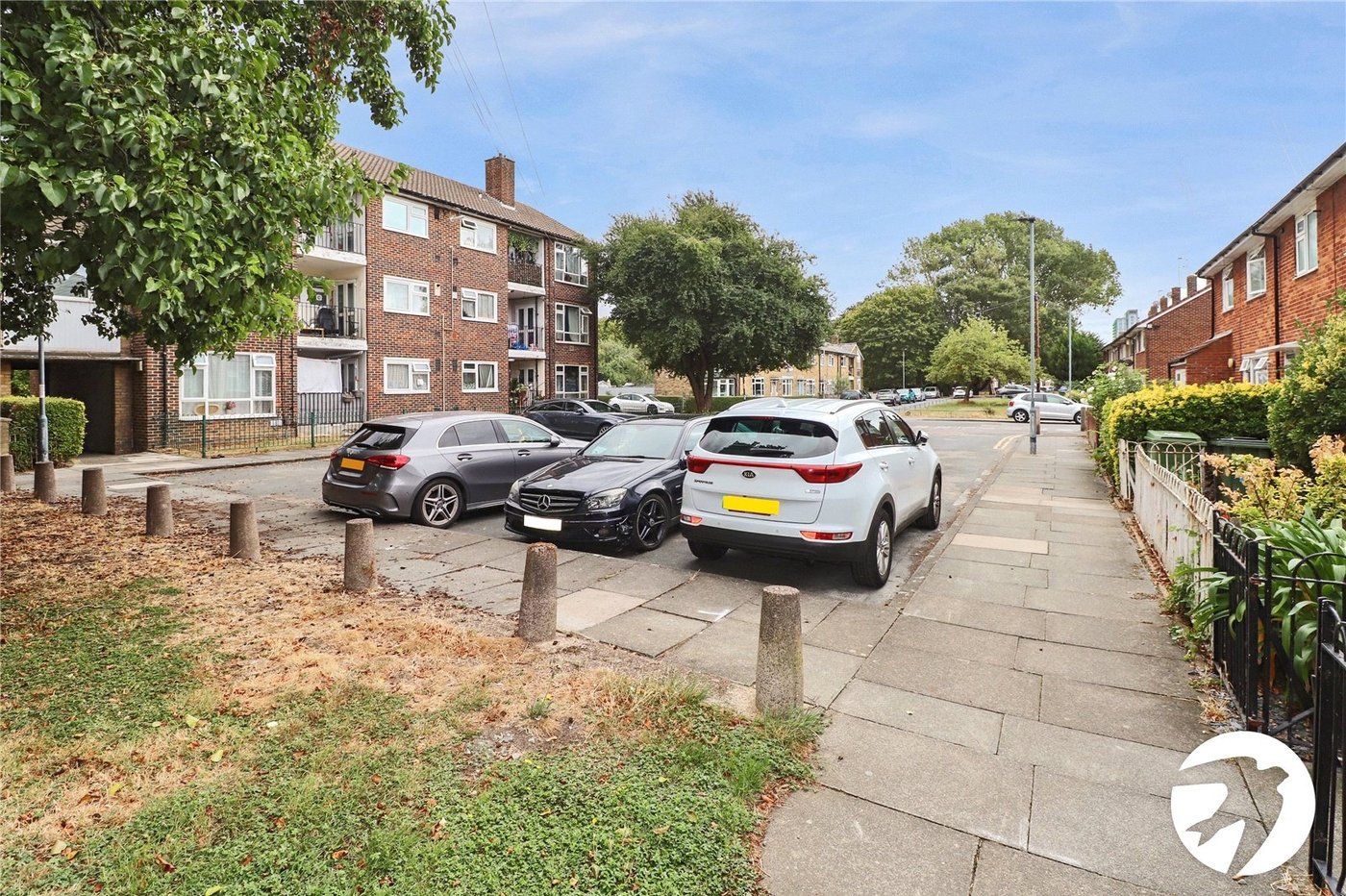 3 bedroom house for sale in London | Robinson Jackson