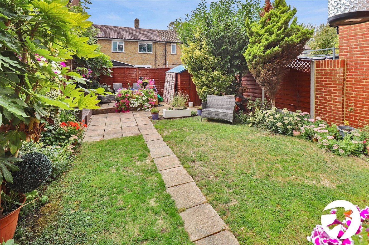 3 bedroom house for sale in London | Robinson Jackson