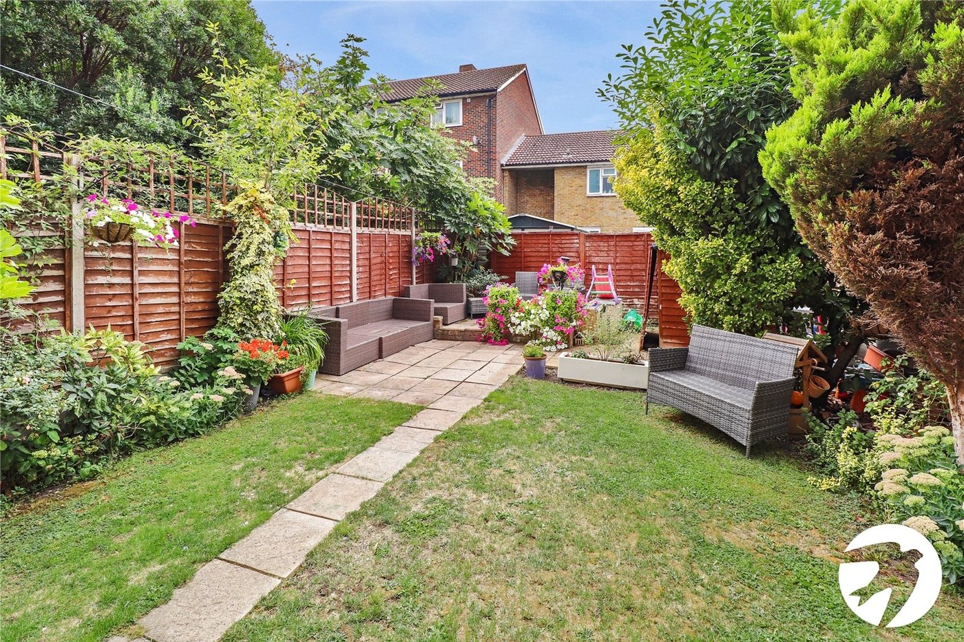 3 bedroom house for sale in London | Robinson Jackson