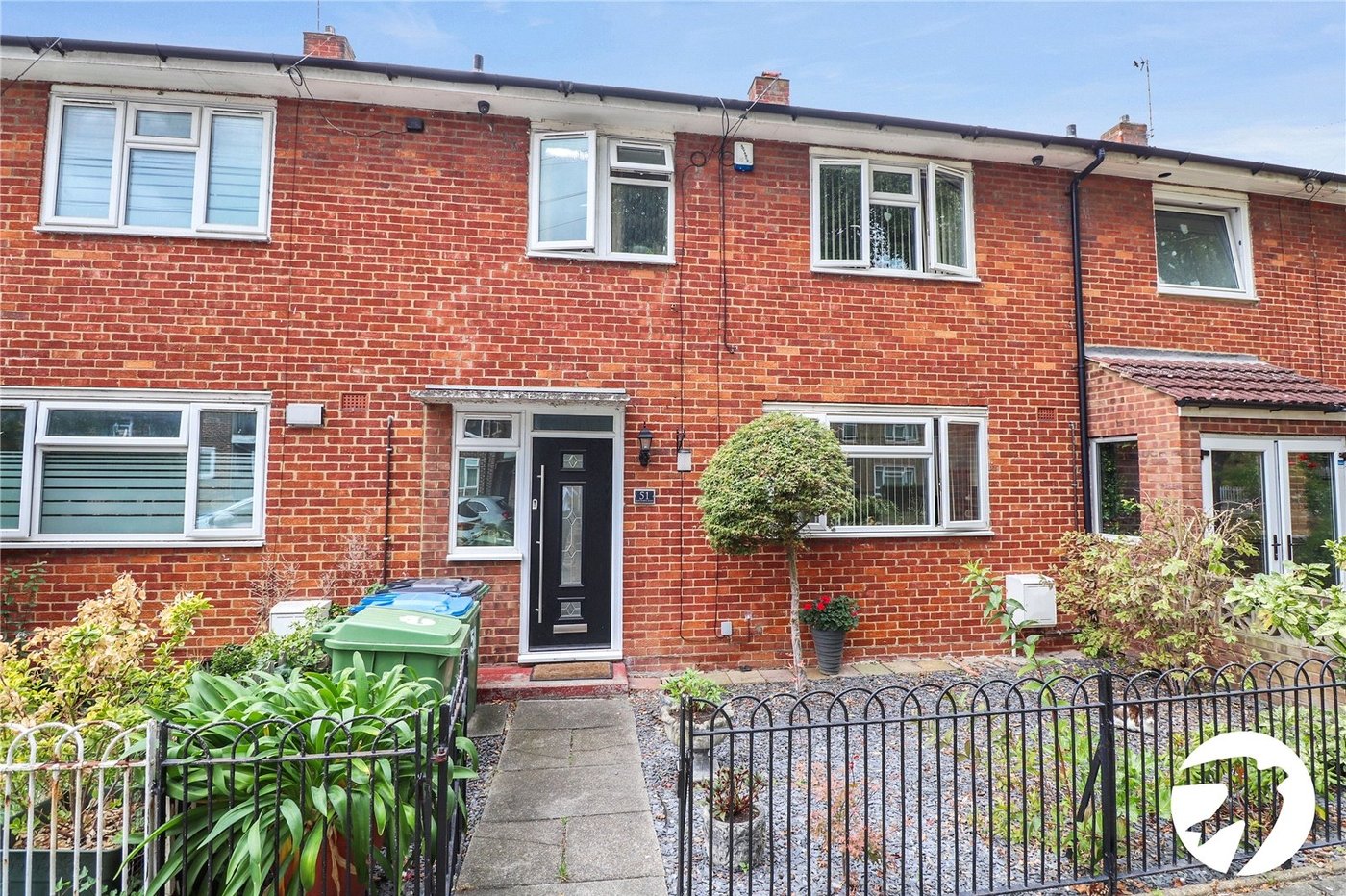 3 bedroom house for sale in London | Robinson Jackson