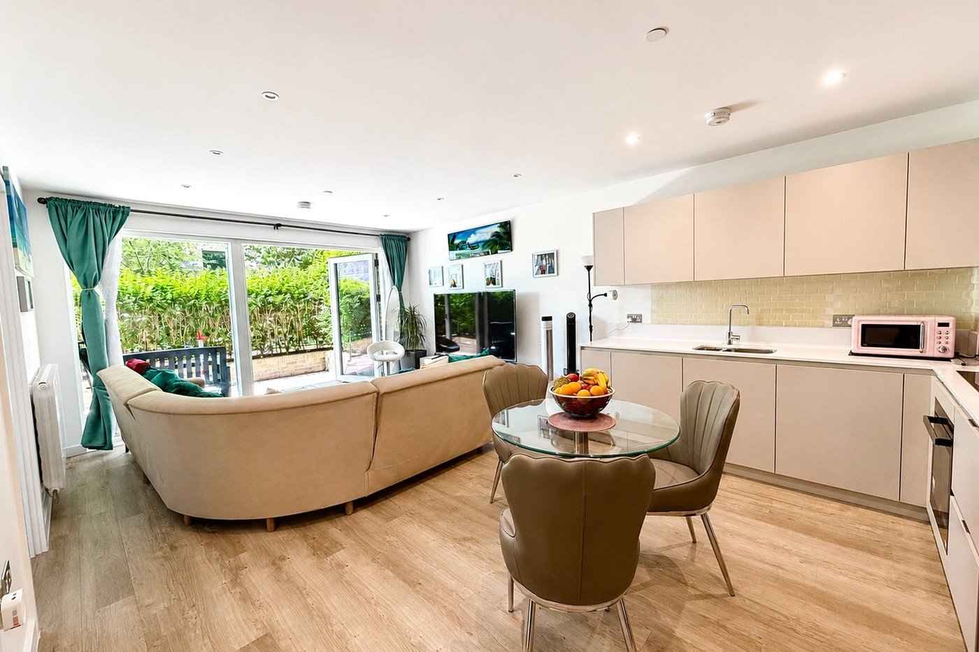 1 bedroom property for sale in London | Robinson Jackson