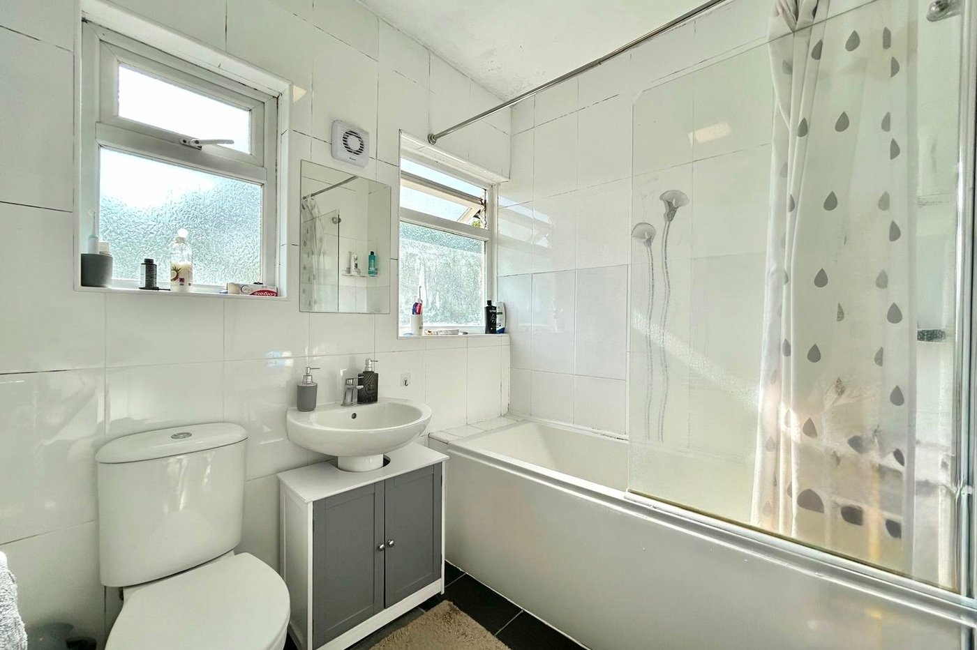 3 bedroom house for sale in Shooters Hill | Robinson Jackson