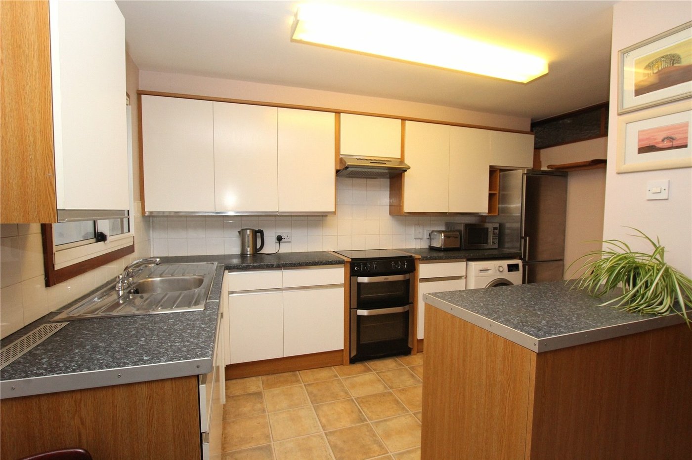 3 bedroom house for sale in Shooters Hill | Robinson Jackson