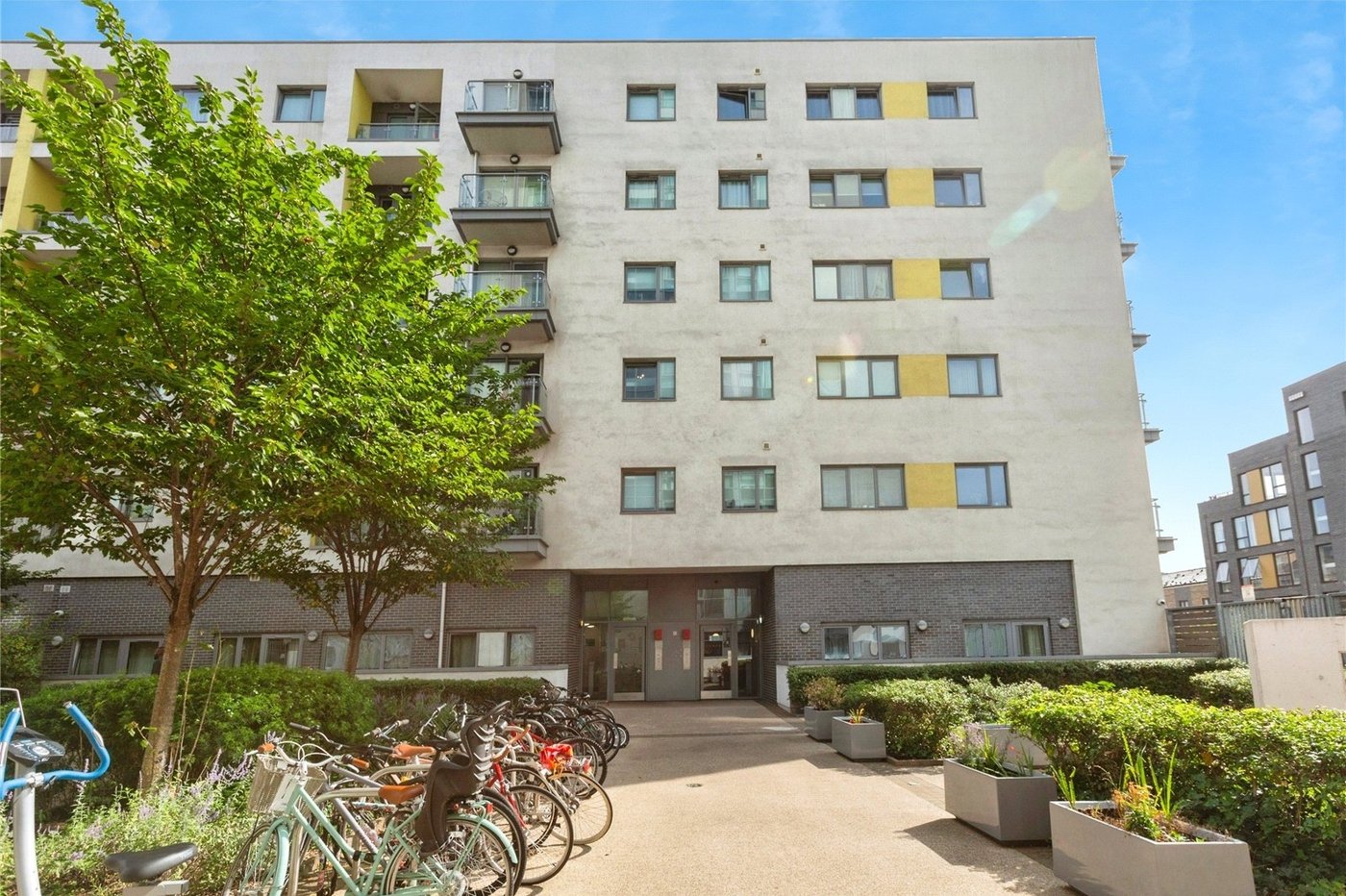 1 bedroom property for sale in London | Robinson Jackson