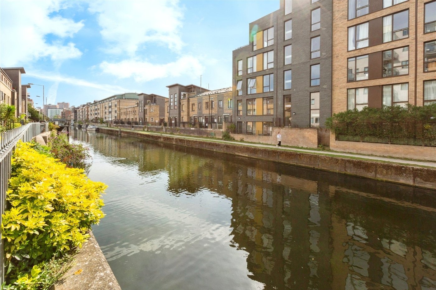 1 bedroom property for sale in London | Robinson Jackson