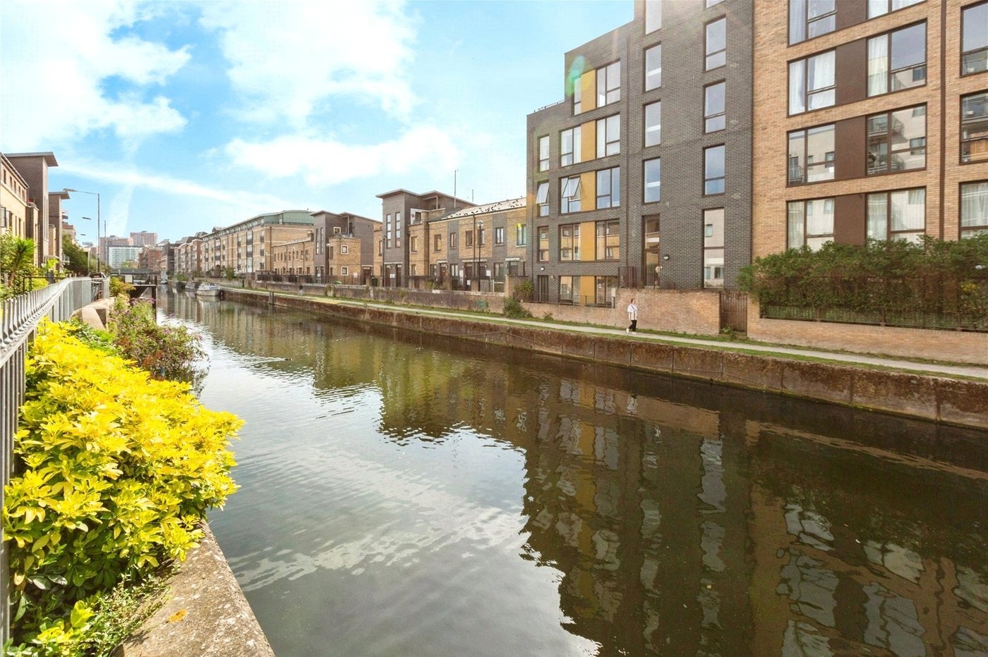1 bedroom property for sale in London | Robinson Jackson