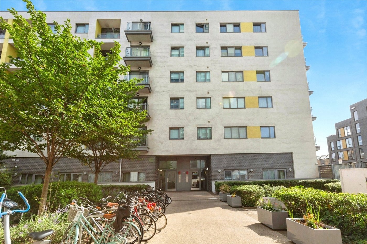 1 bedroom property for sale in London | Robinson Jackson
