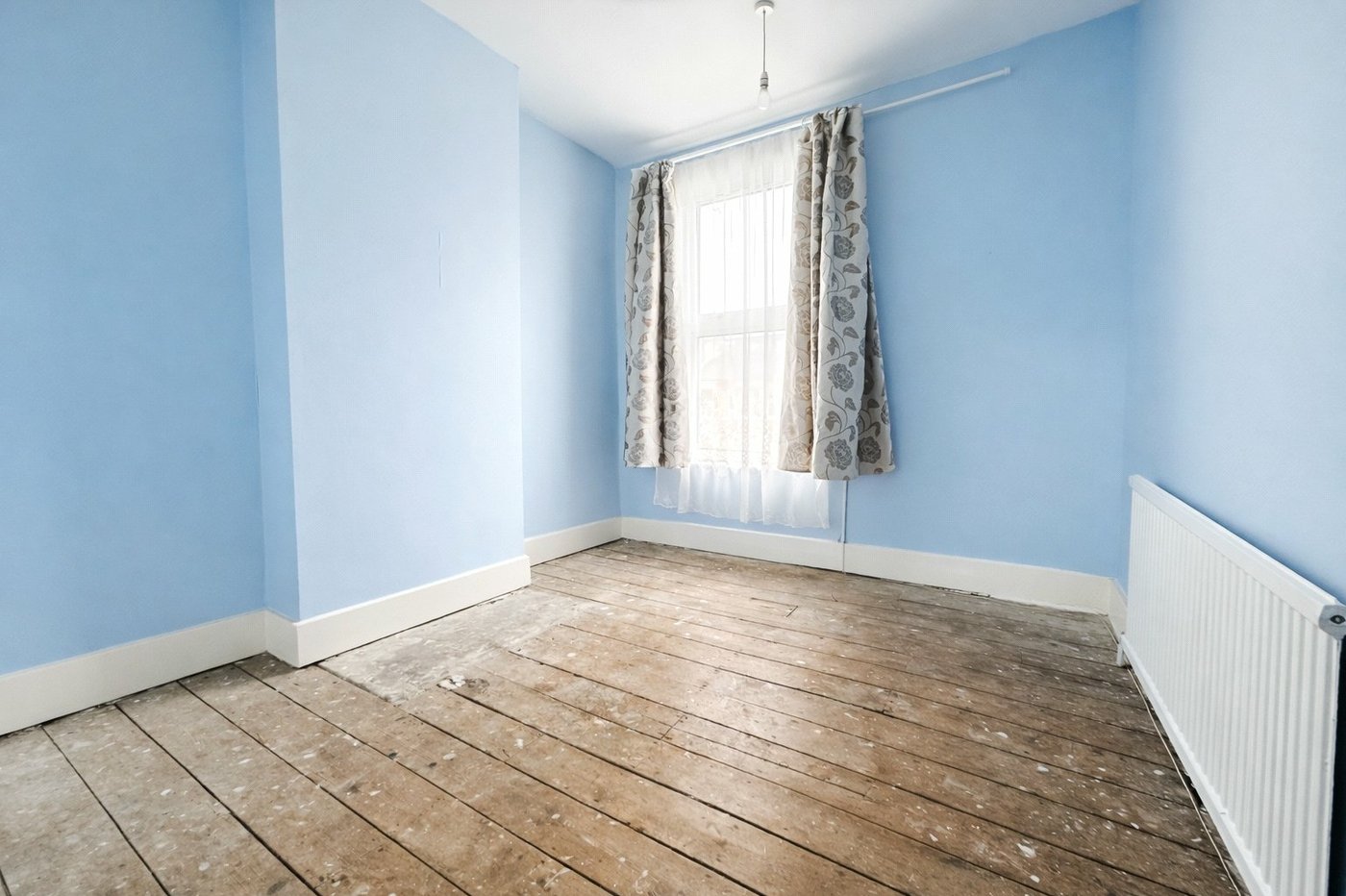 3 bedroom house for sale in London | Robinson Jackson