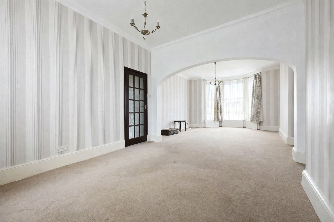 3 bedroom house for sale in London | Robinson Jackson