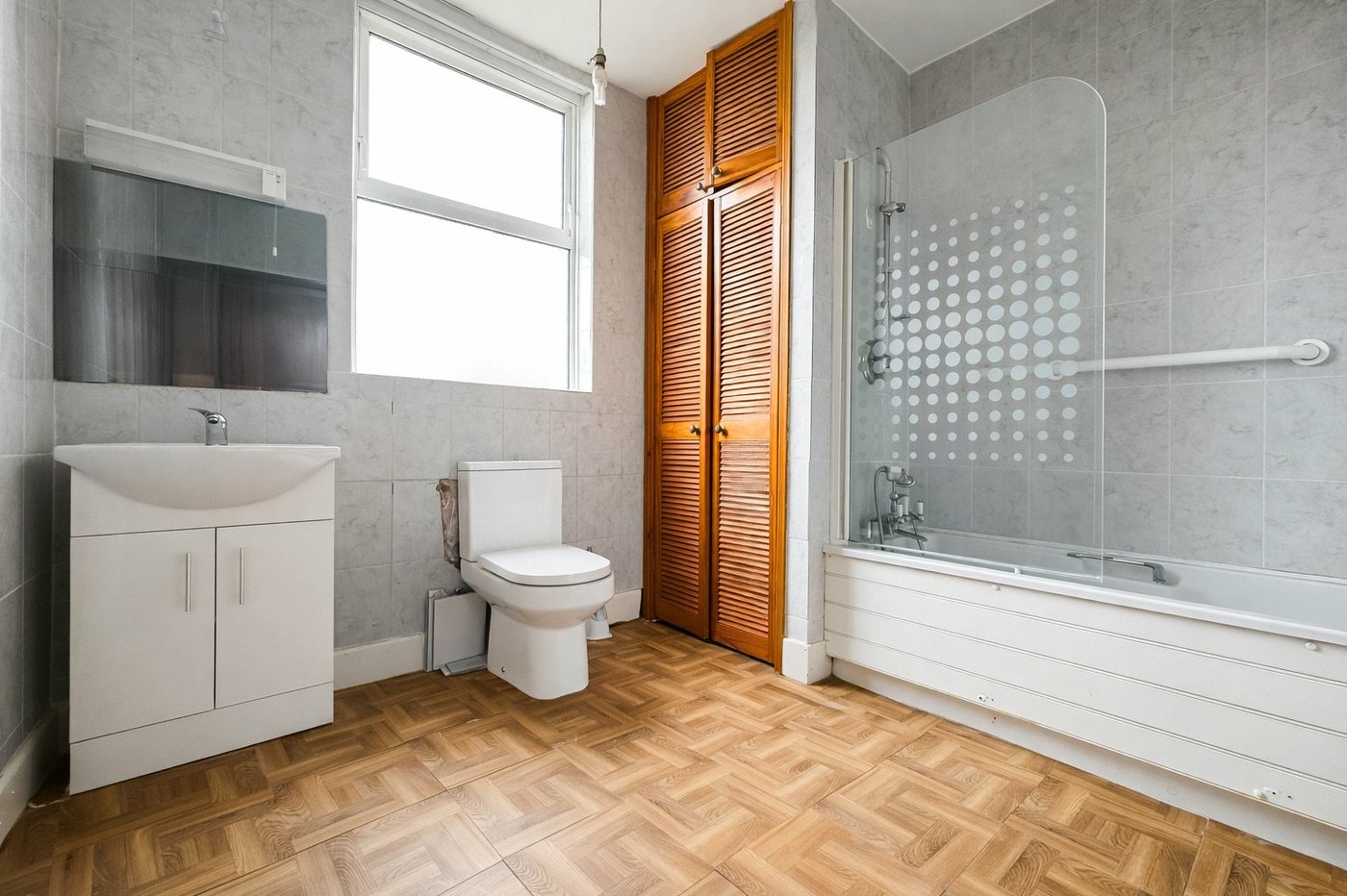 3 bedroom house for sale in London | Robinson Jackson