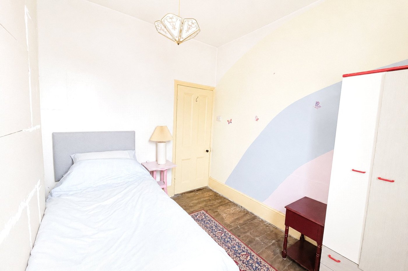 3 bedroom house for sale in London | Robinson Jackson