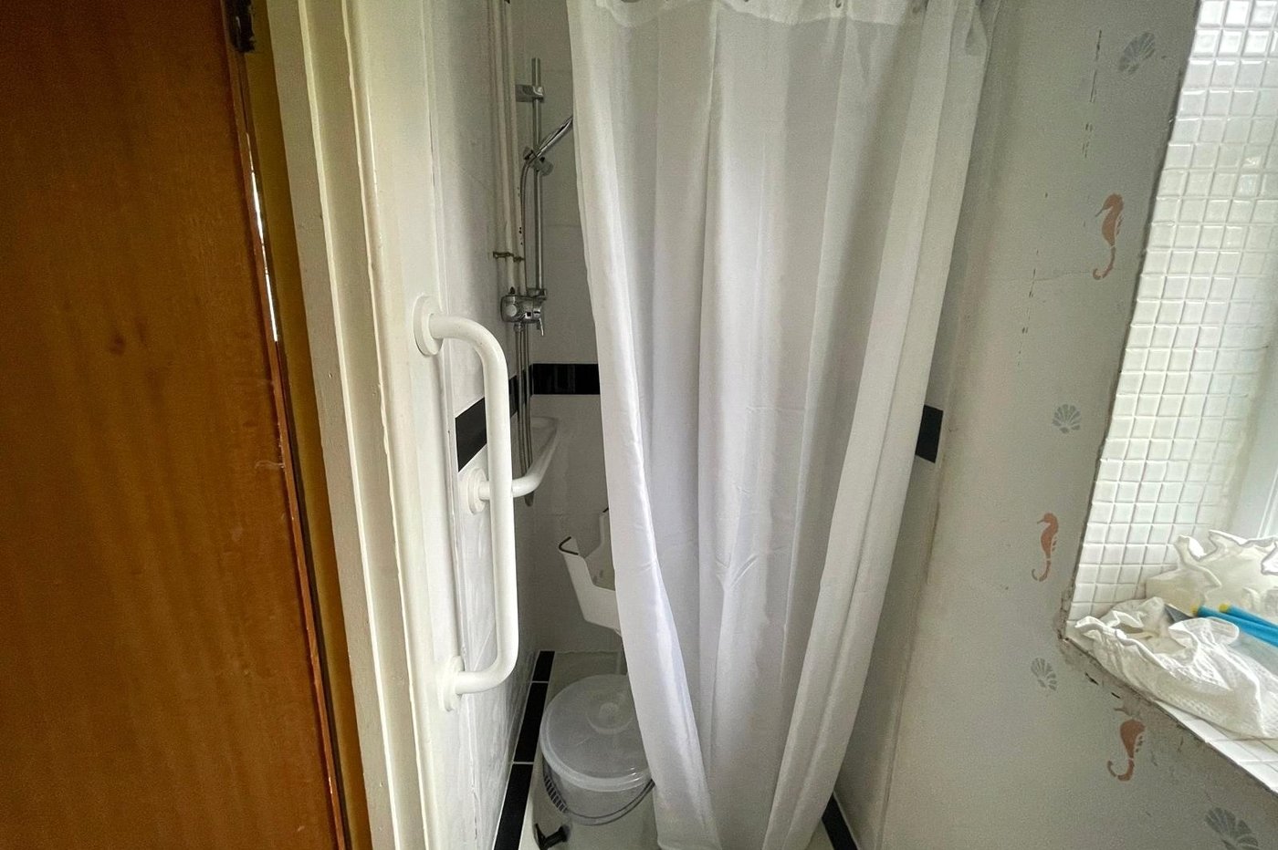3 bedroom house for sale in London | Robinson Jackson