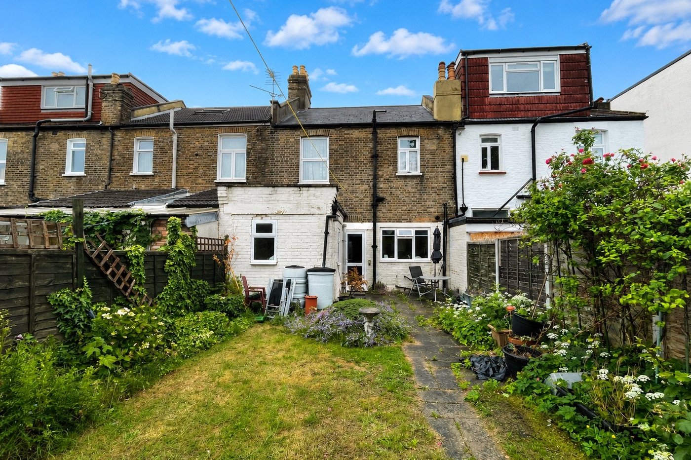 3 bedroom house for sale in London | Robinson Jackson