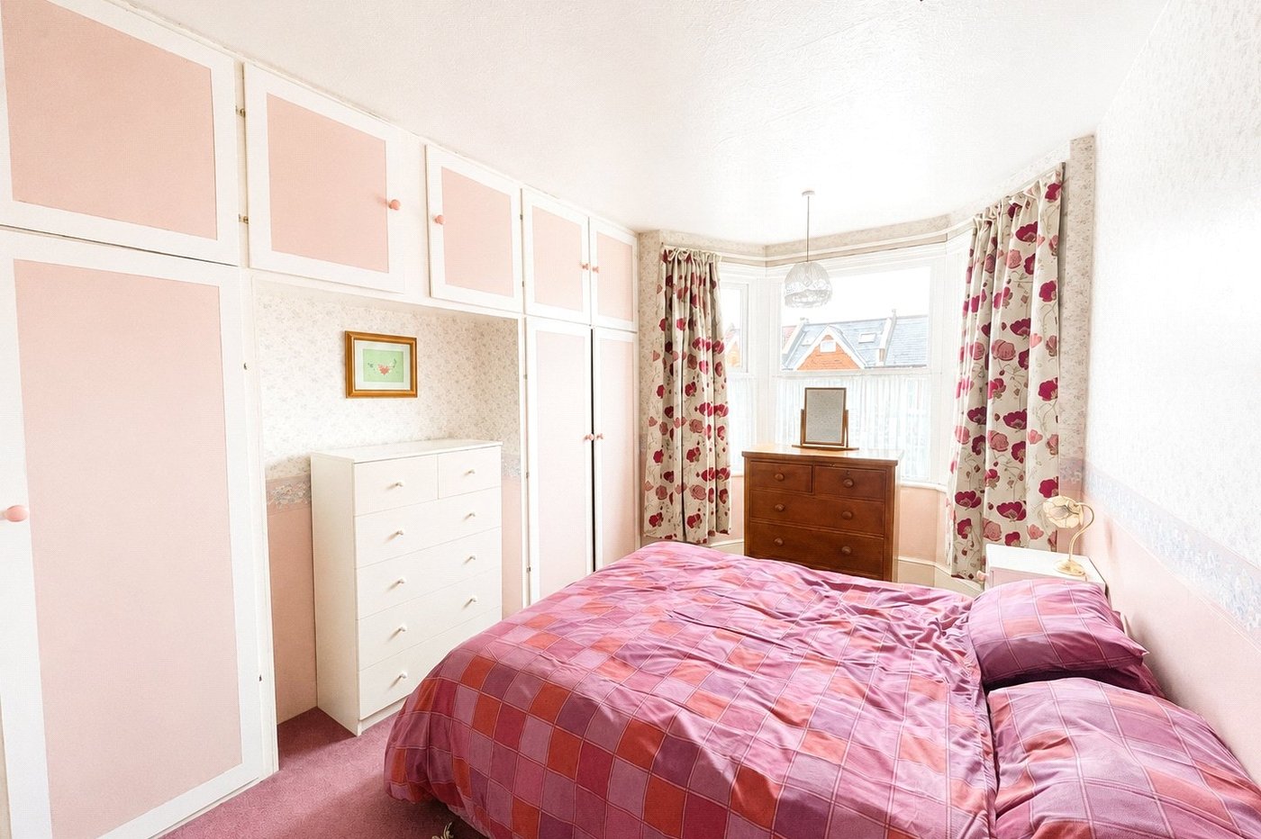 3 bedroom house for sale in London | Robinson Jackson