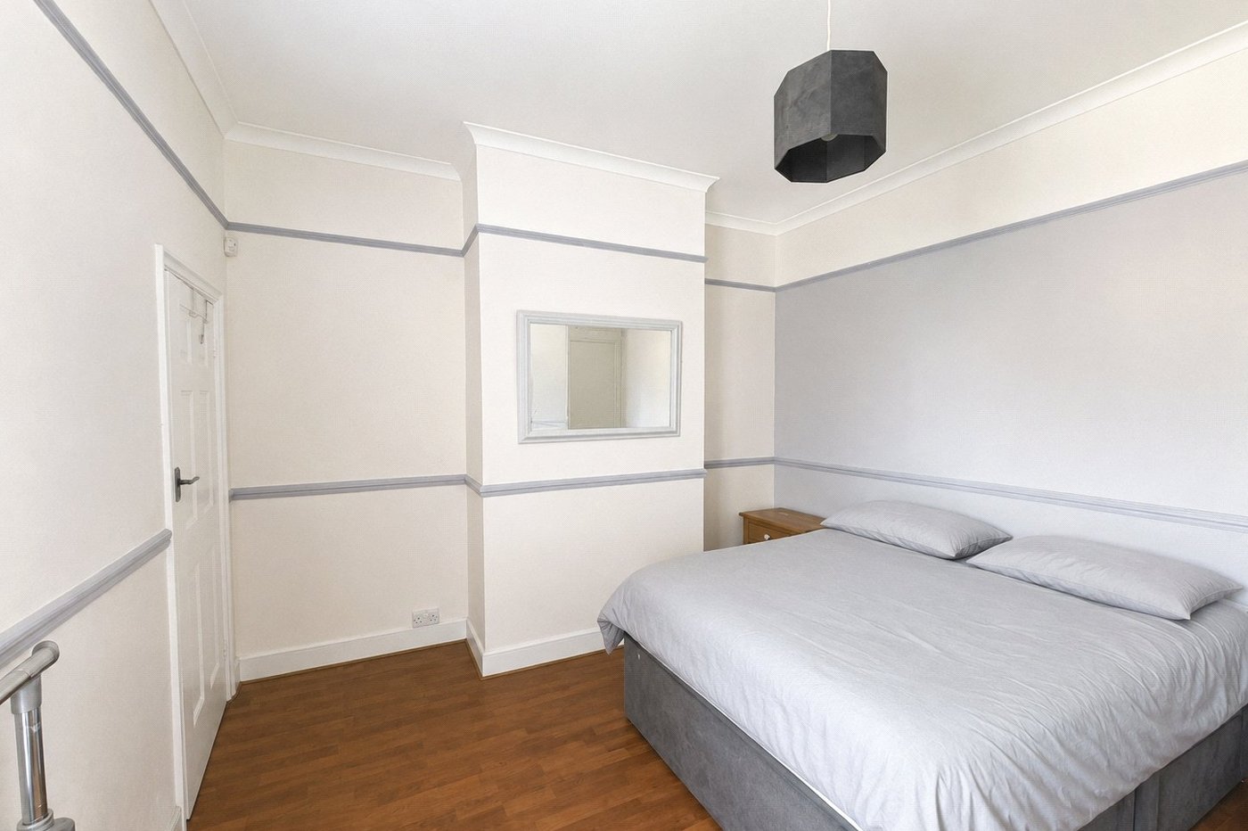 3 bedroom house for sale in London | Robinson Jackson
