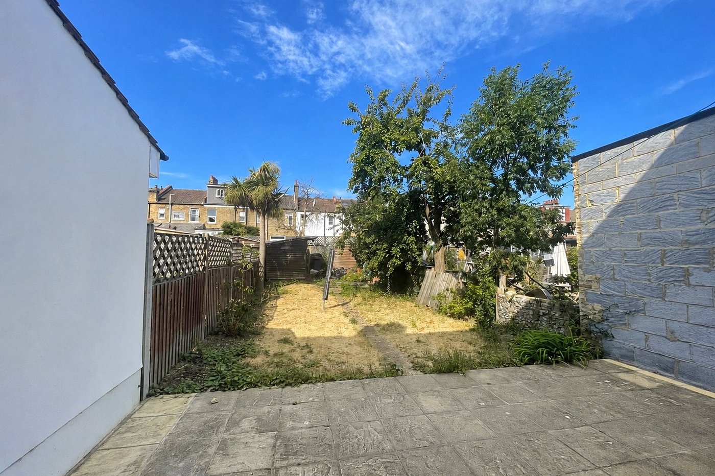 3 bedroom house for sale in London | Robinson Jackson