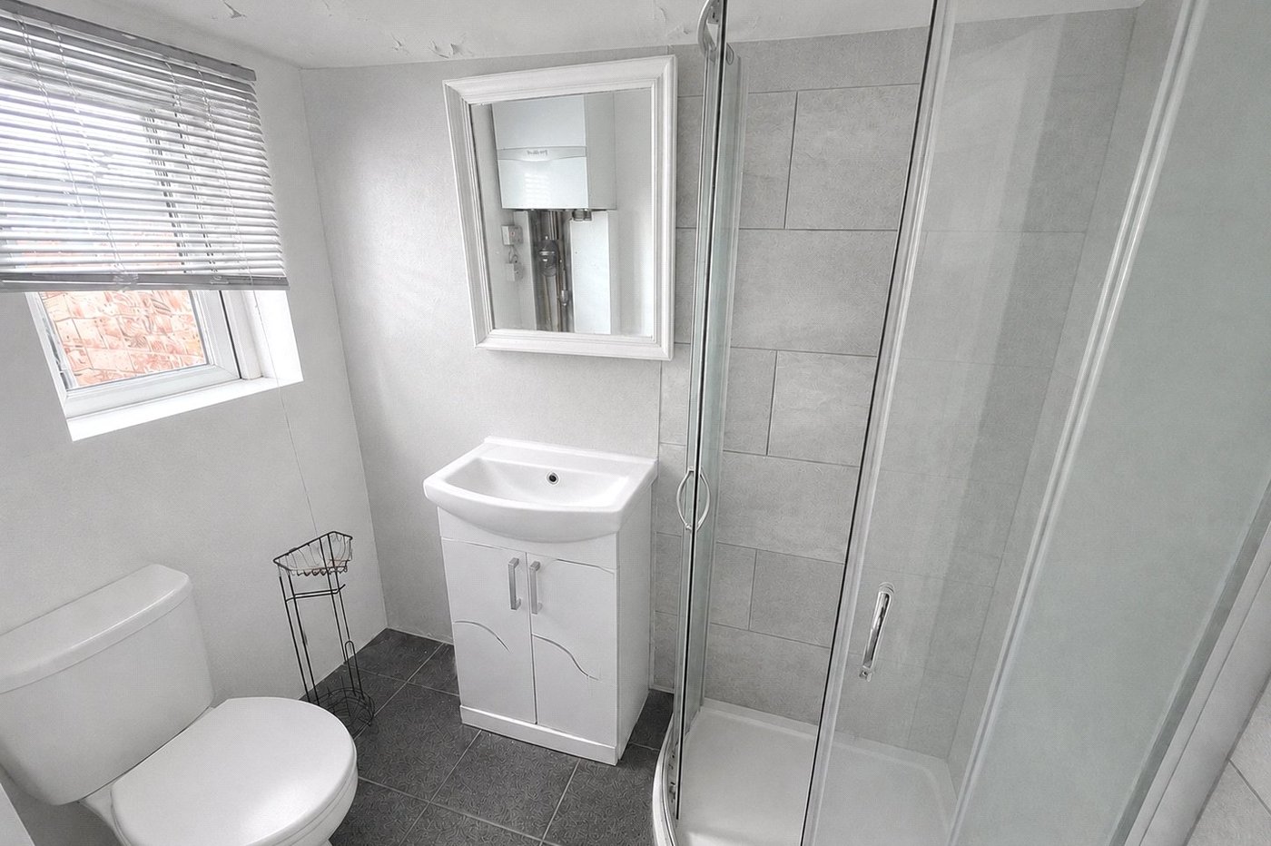 3 bedroom house for sale in London | Robinson Jackson