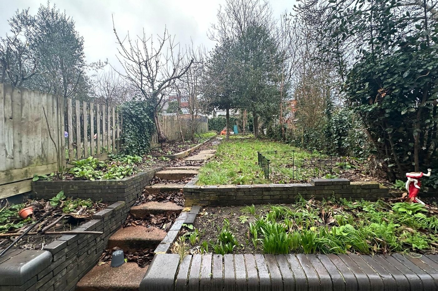 3 bedroom house for sale in London | Robinson Jackson