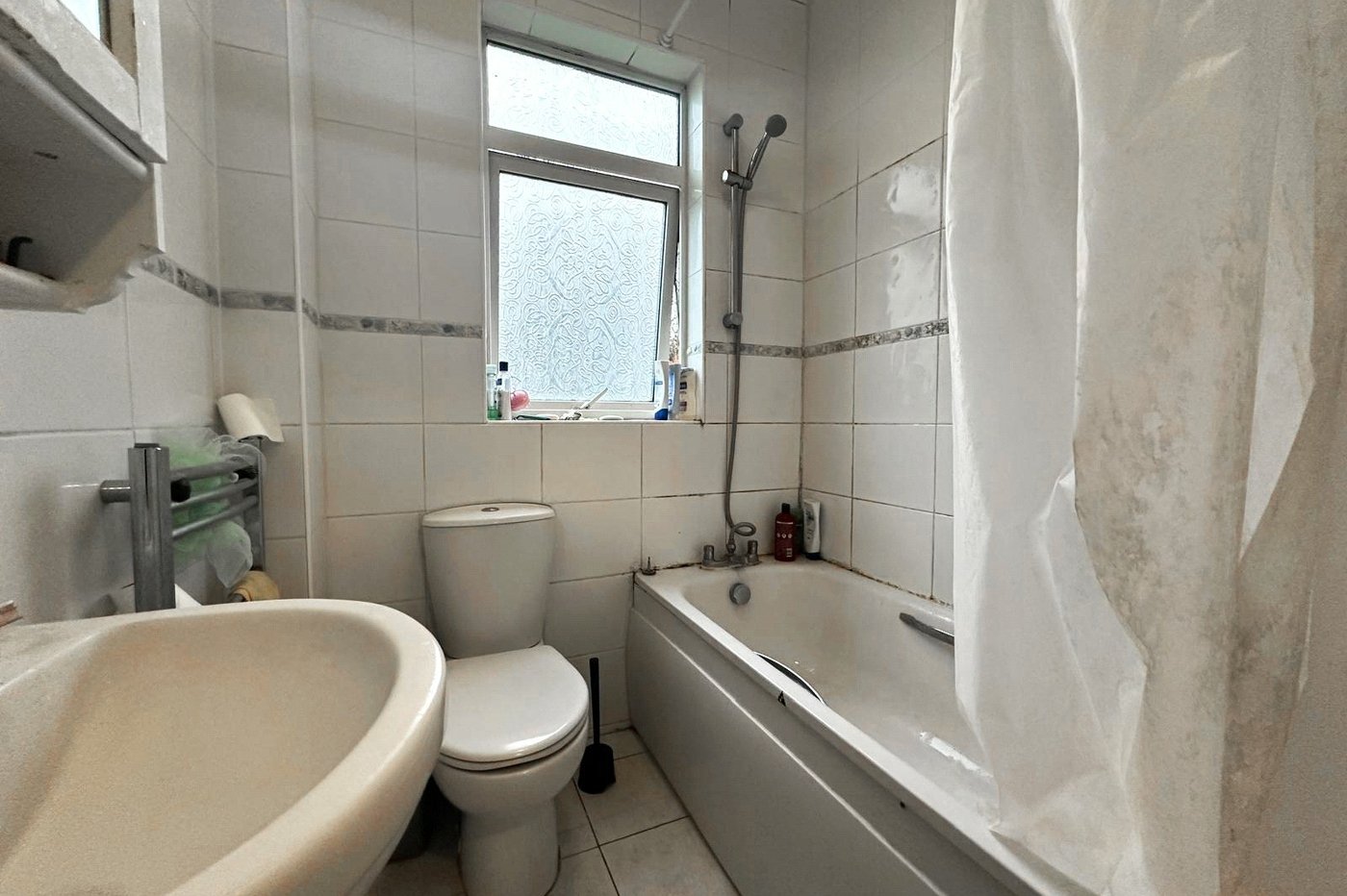 3 bedroom house for sale in London | Robinson Jackson