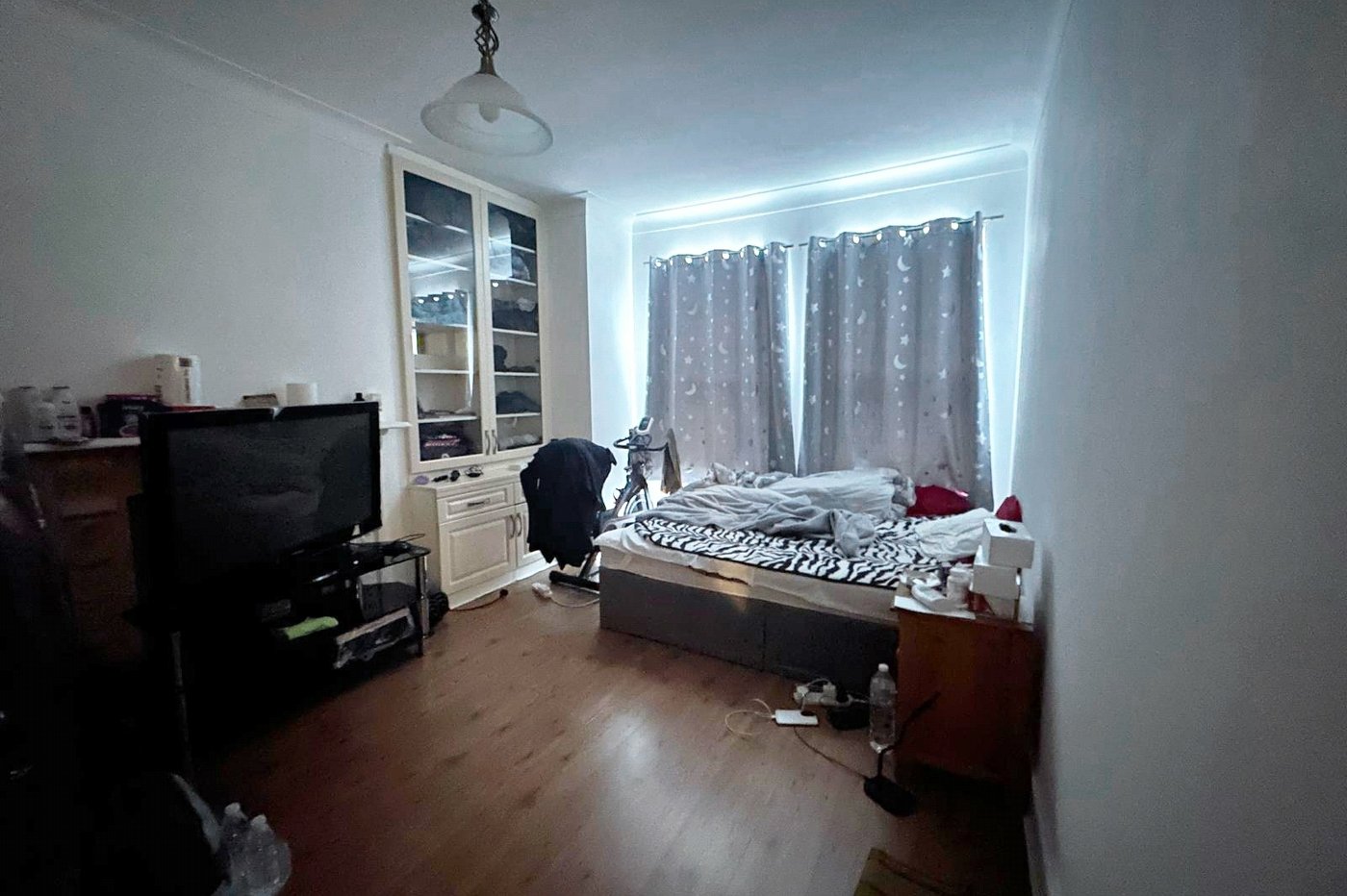 3 bedroom house for sale in London | Robinson Jackson