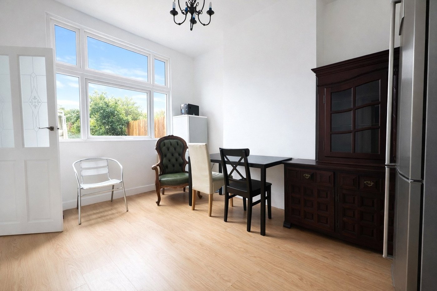 3 bedroom house for sale in London | Robinson Jackson