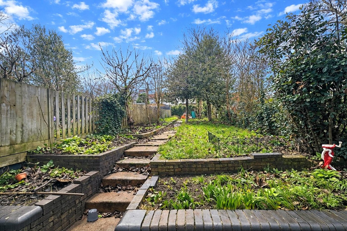 3 bedroom house for sale in London | Robinson Jackson