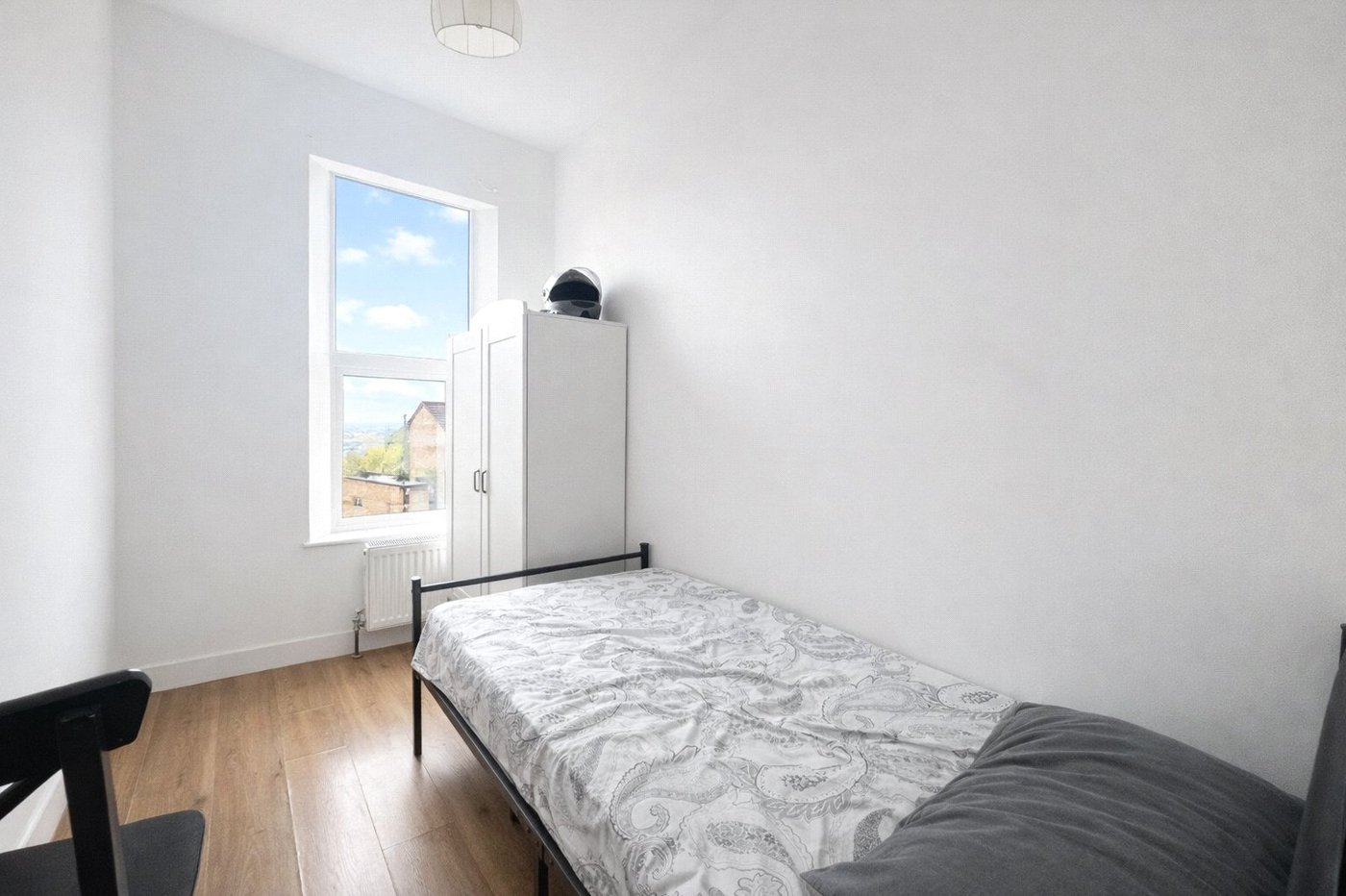 3 bedroom house for sale in London | Robinson Jackson