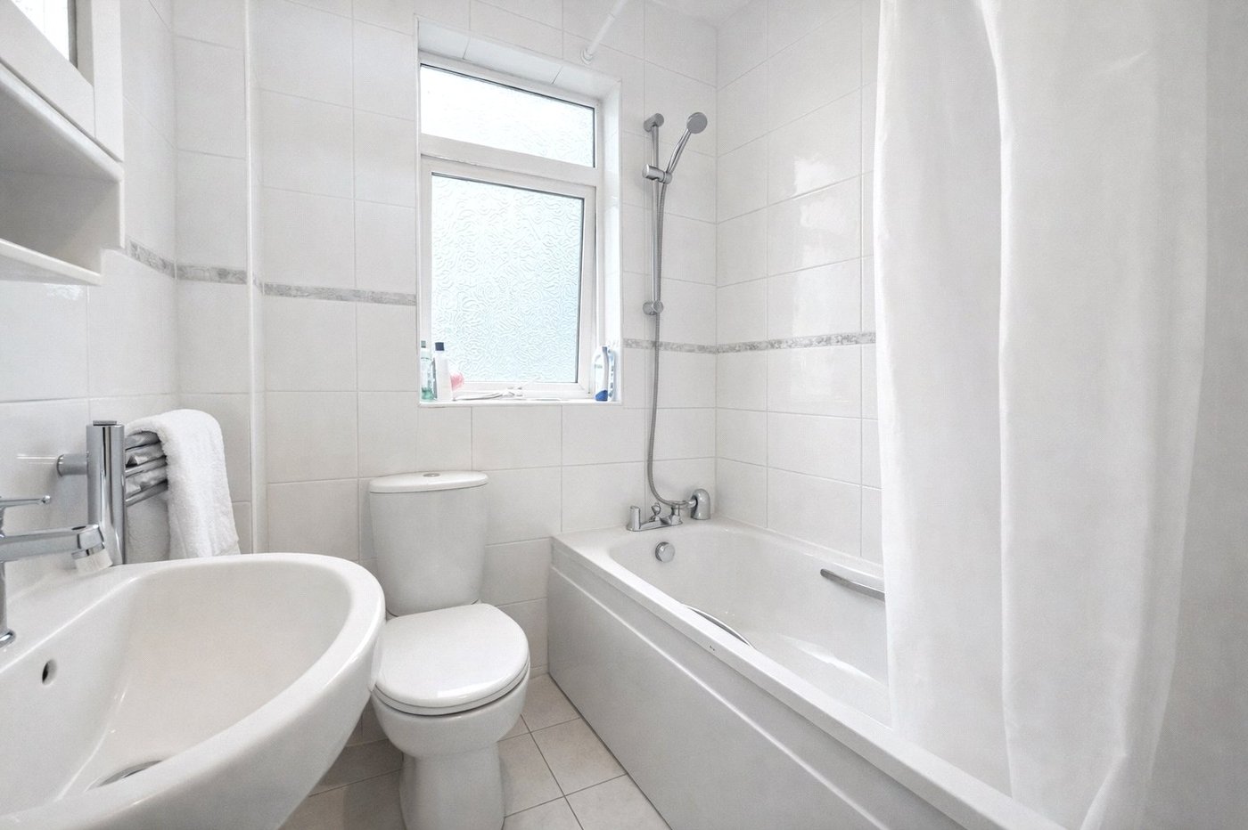 3 bedroom house for sale in London | Robinson Jackson