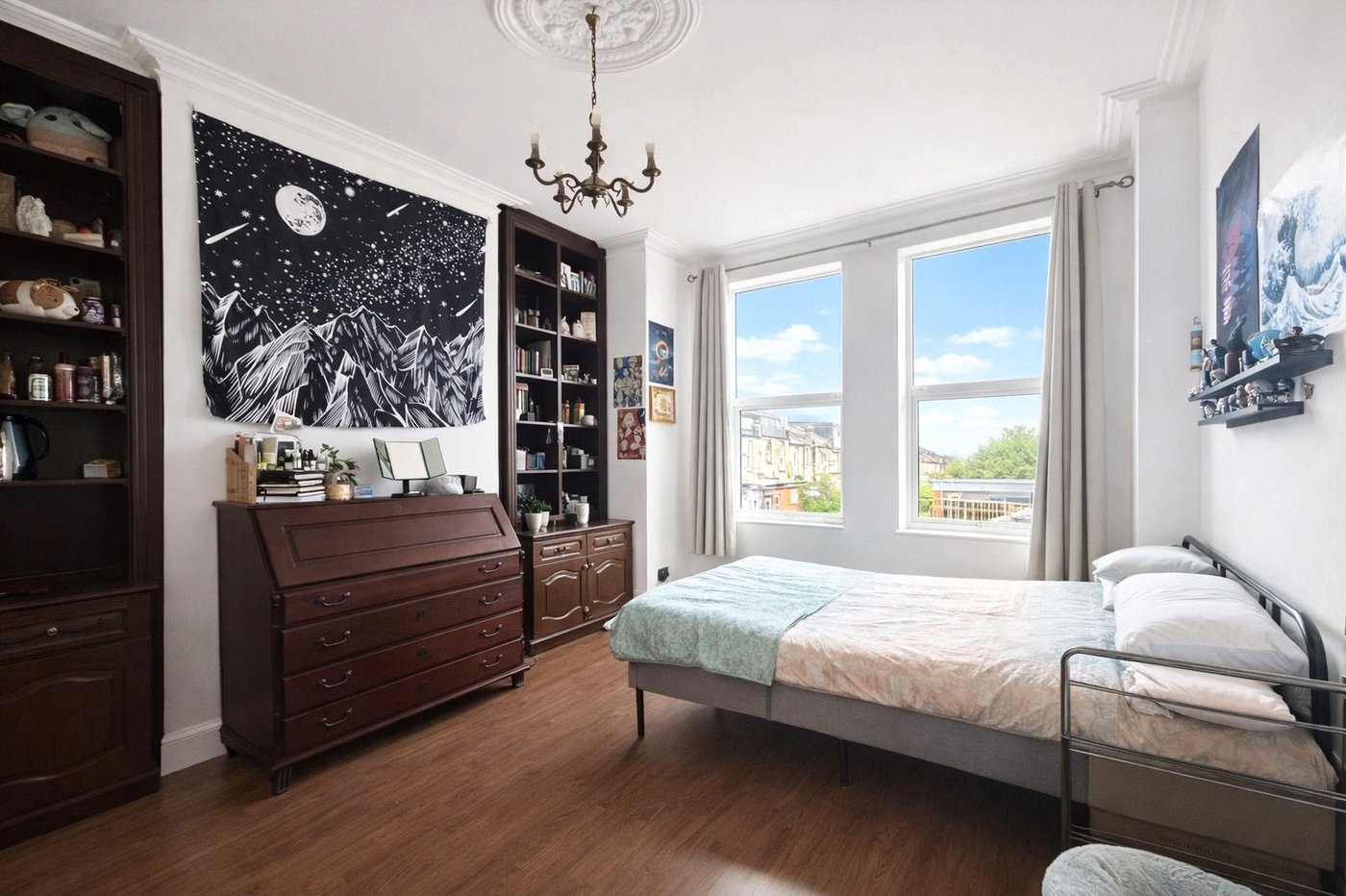 3 bedroom house for sale in London | Robinson Jackson