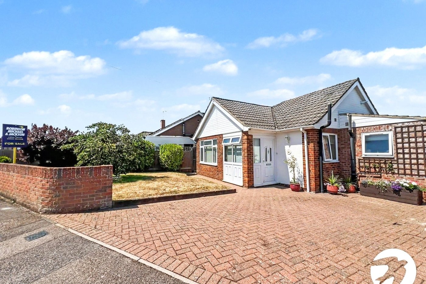 2 bedroom bungalow for sale in Rochester | Robinson Michael & Jackson