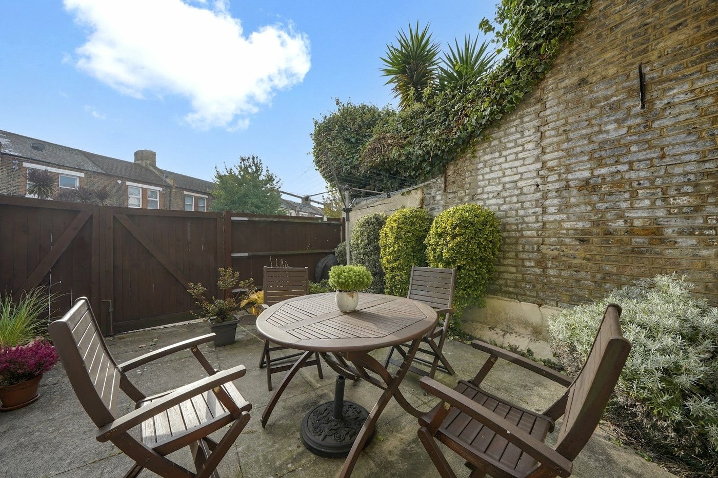 1 bedroom property for sale in London | Robinson Jackson