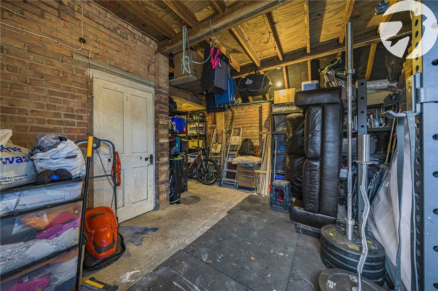 3 bedroom property for sale in West Dartford | Robinson Jackson