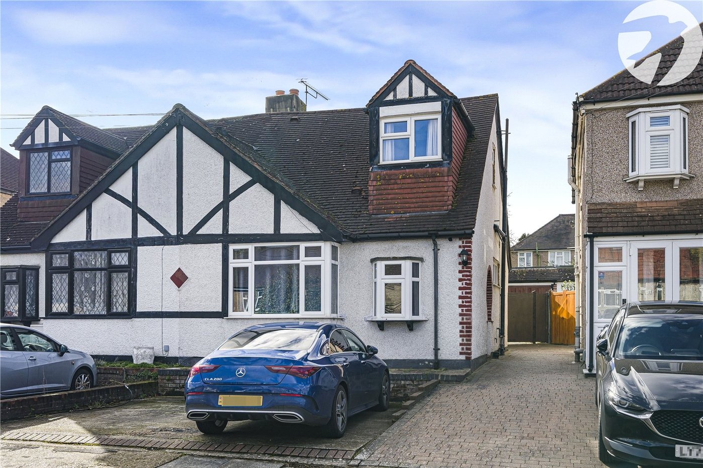 3 bedroom property for sale in West Dartford | Robinson Jackson