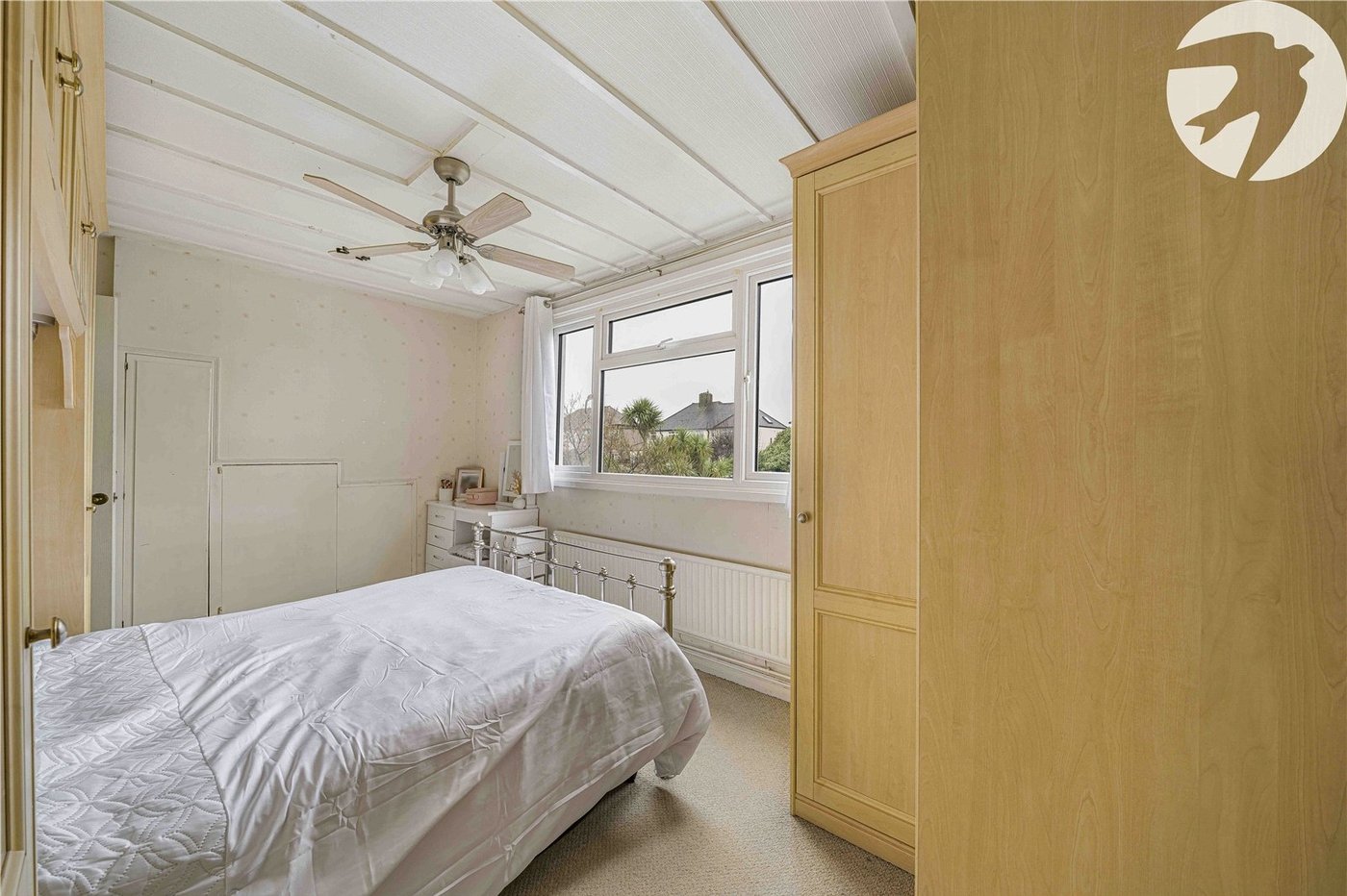 3 bedroom property for sale in West Dartford | Robinson Jackson