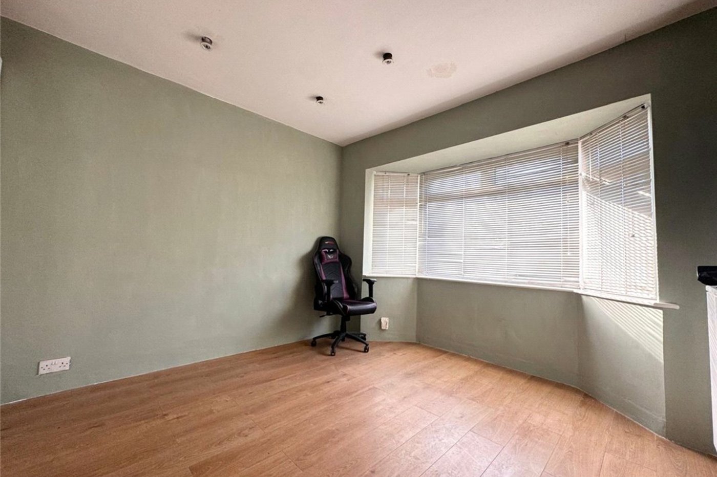 2 bedroom bungalow for sale in St Pauls Cray | Robinson Jackson