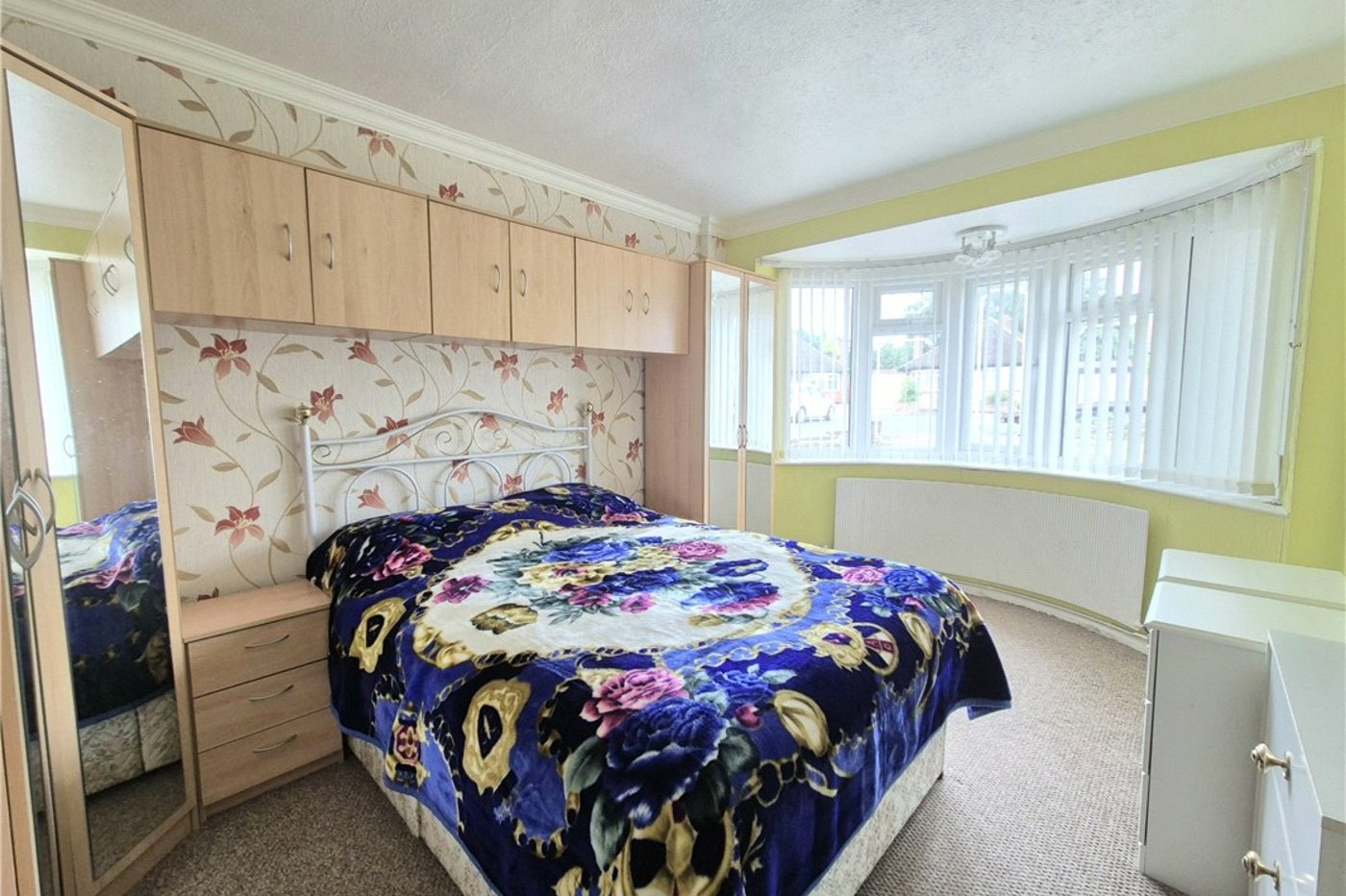 4 bedroom bungalow for sale in Orpington | Robinson Jackson