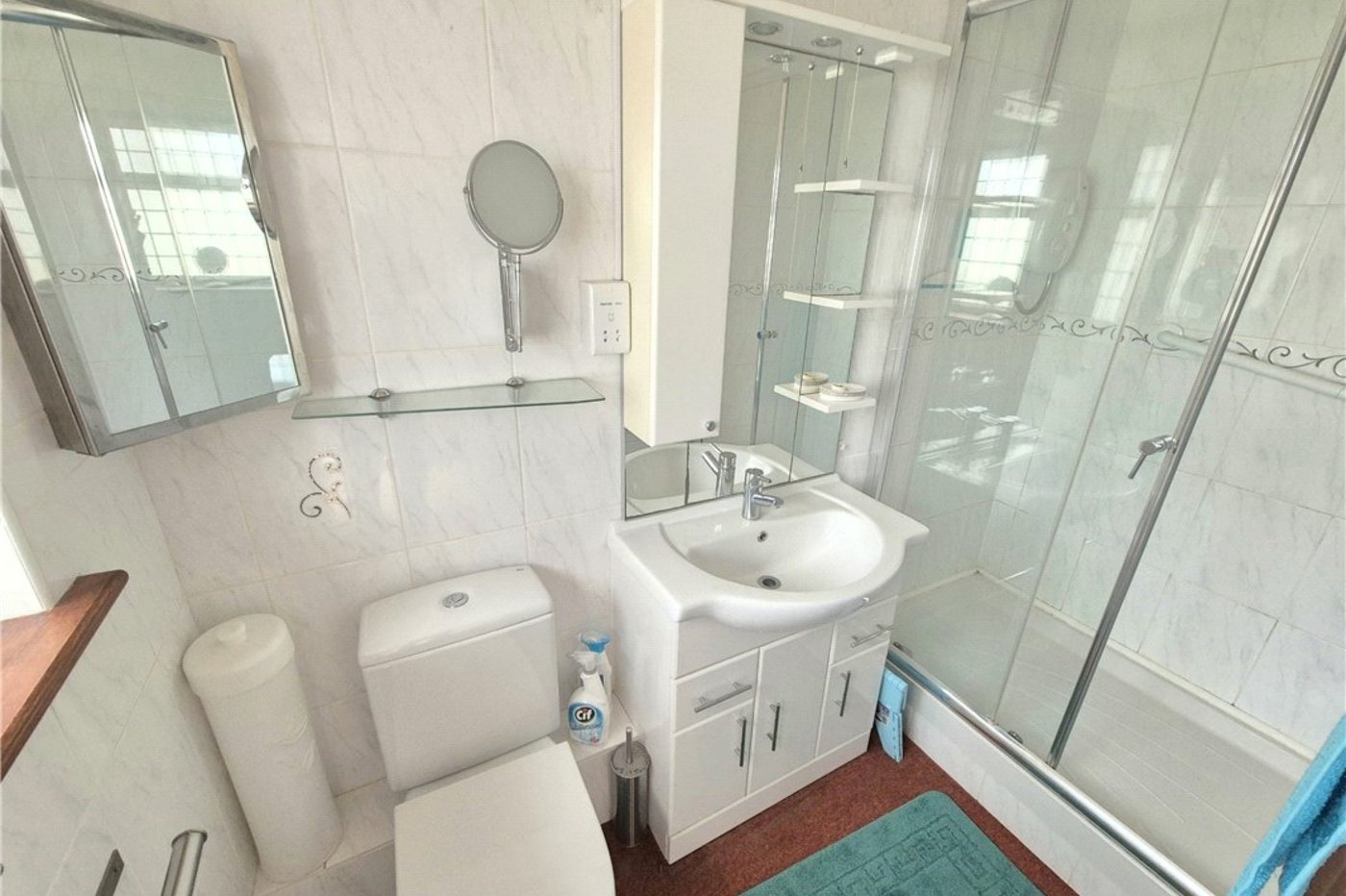 4 bedroom bungalow for sale in Orpington | Robinson Jackson