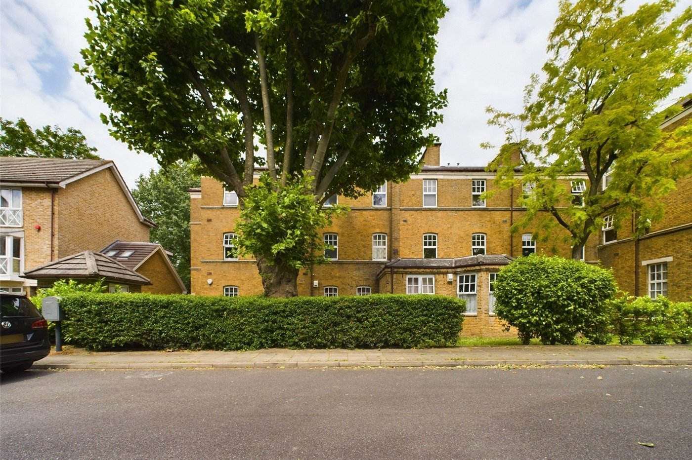 1 bedroom property for sale in London | Robinson Jackson