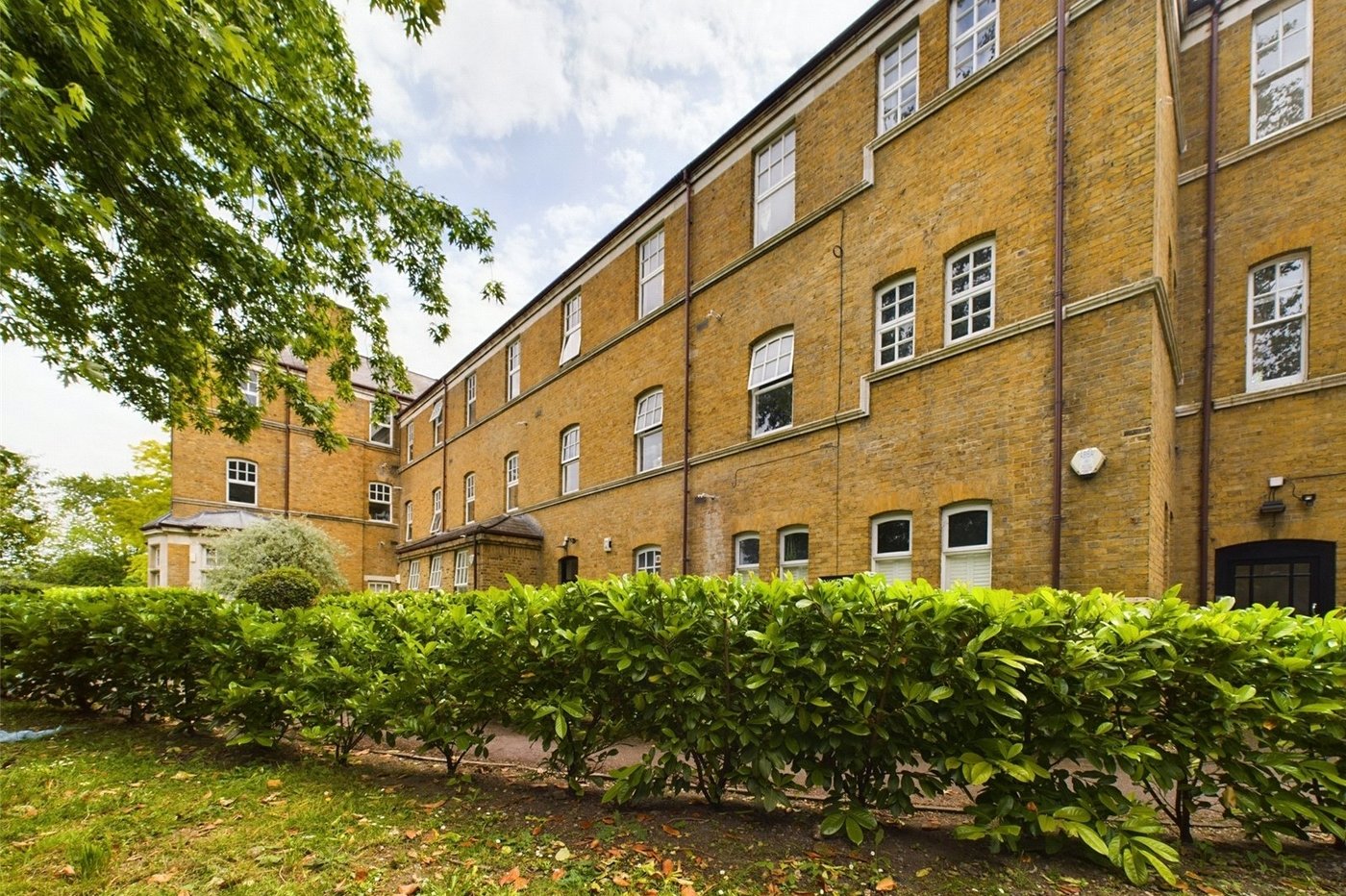 1 bedroom property for sale in London | Robinson Jackson