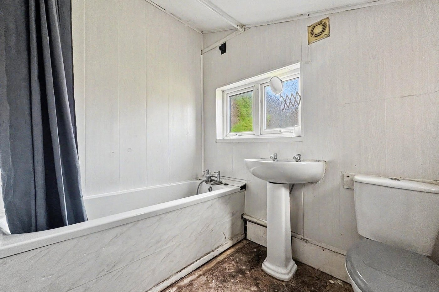3 bedroom house for sale in Gillingham | Robinson Michael & Jackson