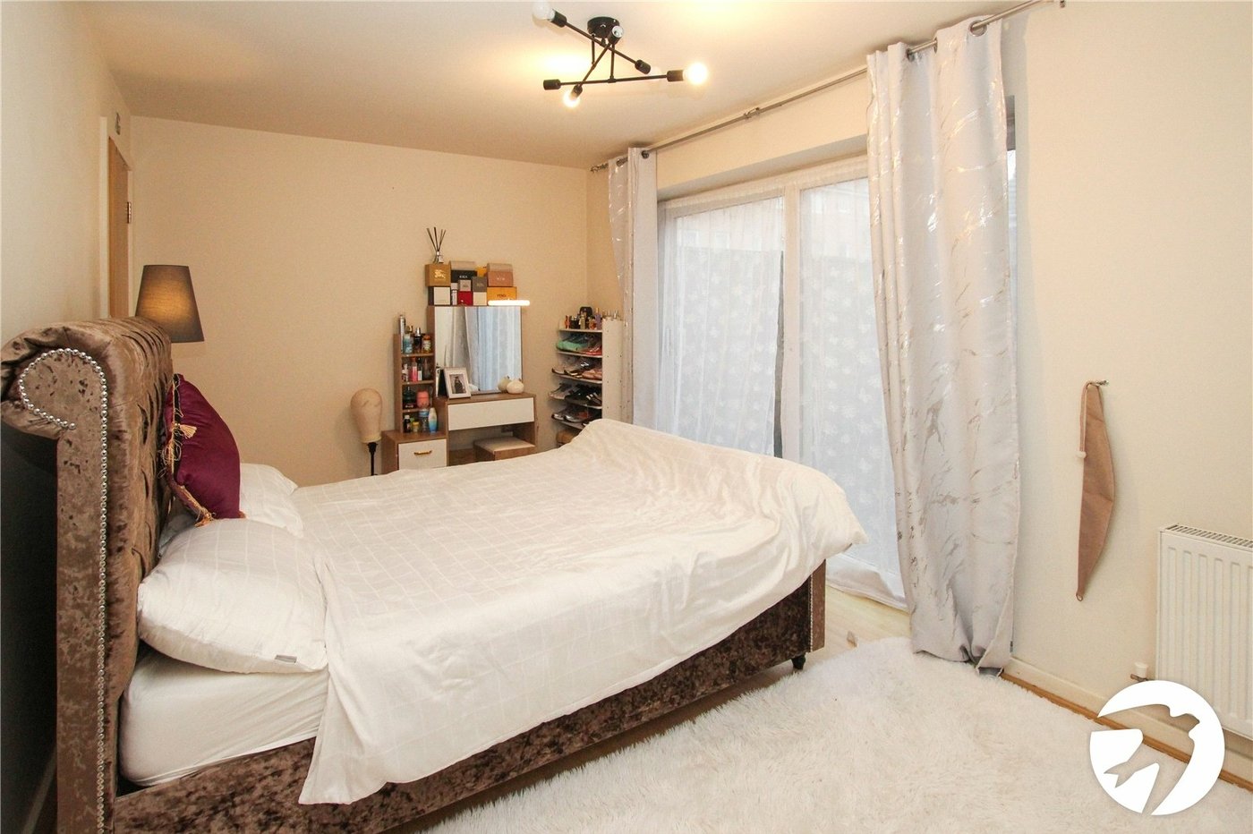 2 bedroom property for sale in London | Robinson Jackson