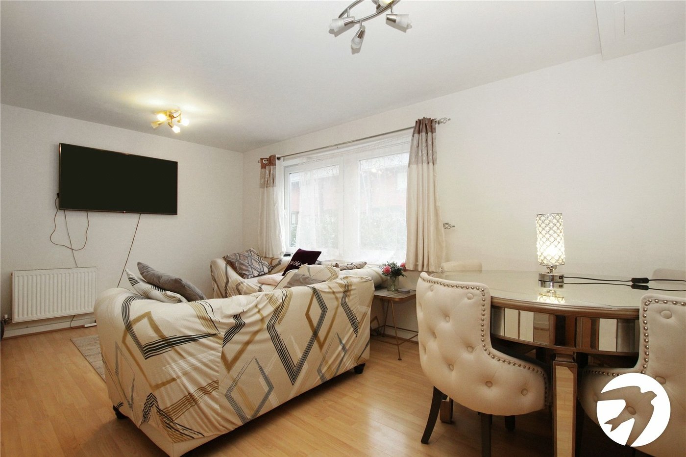 2 bedroom property for sale in London | Robinson Jackson