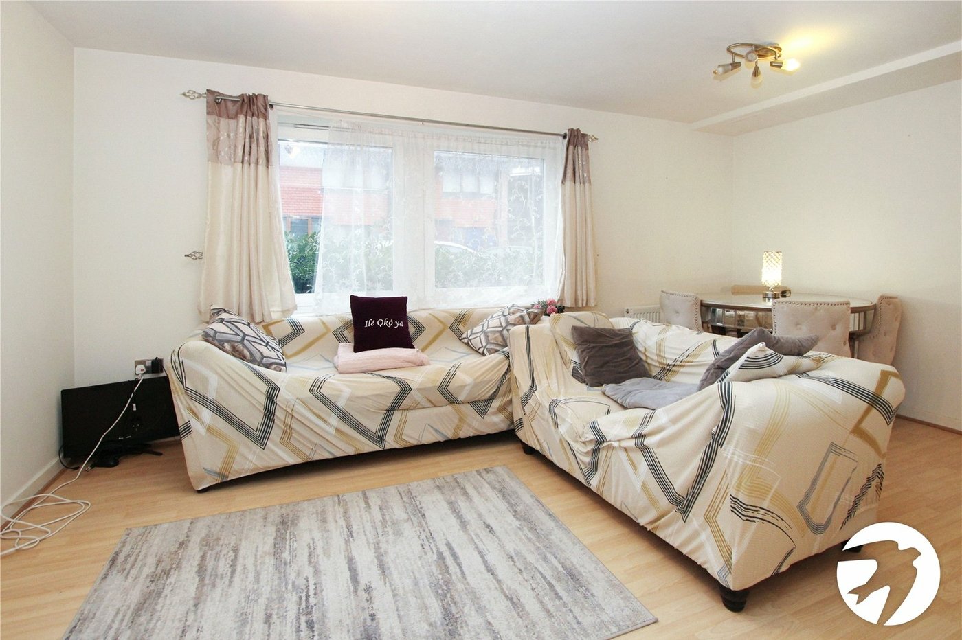 2 bedroom property for sale in London | Robinson Jackson