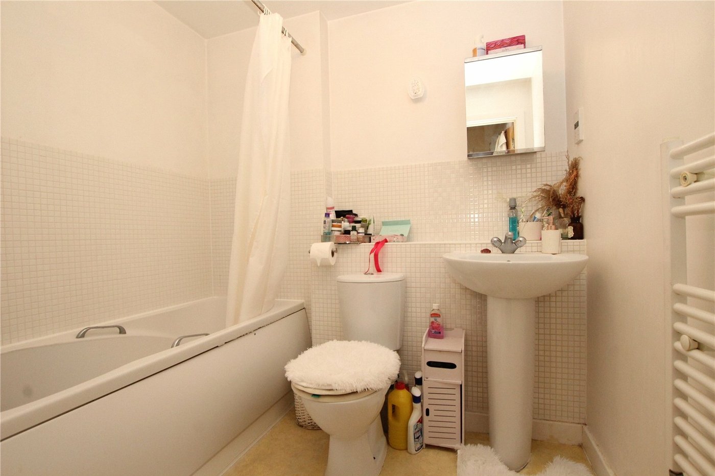 2 bedroom property for sale in London | Robinson Jackson