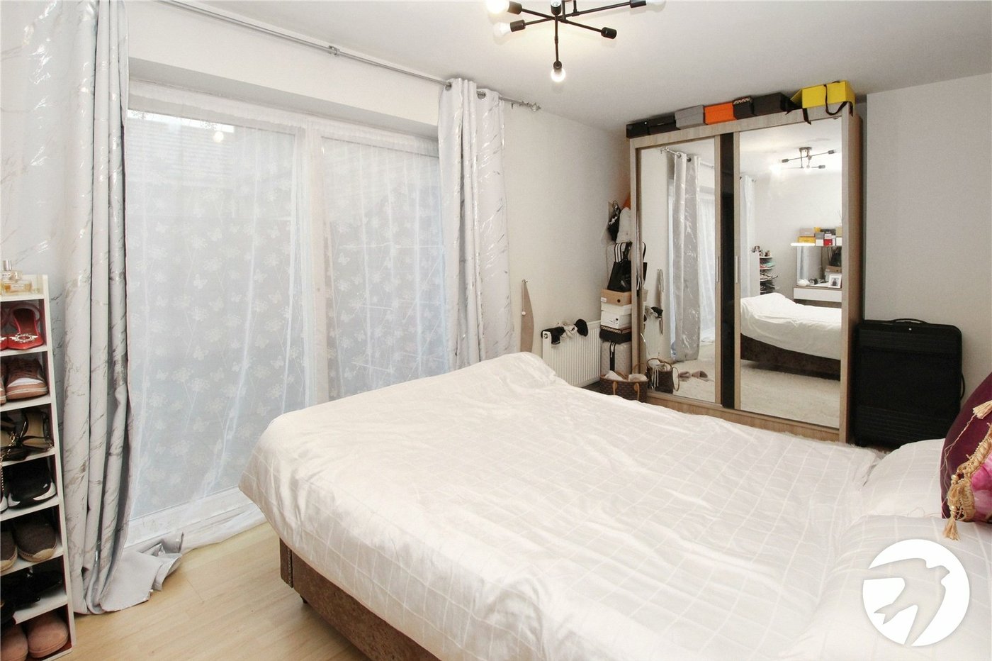 2 bedroom property for sale in London | Robinson Jackson