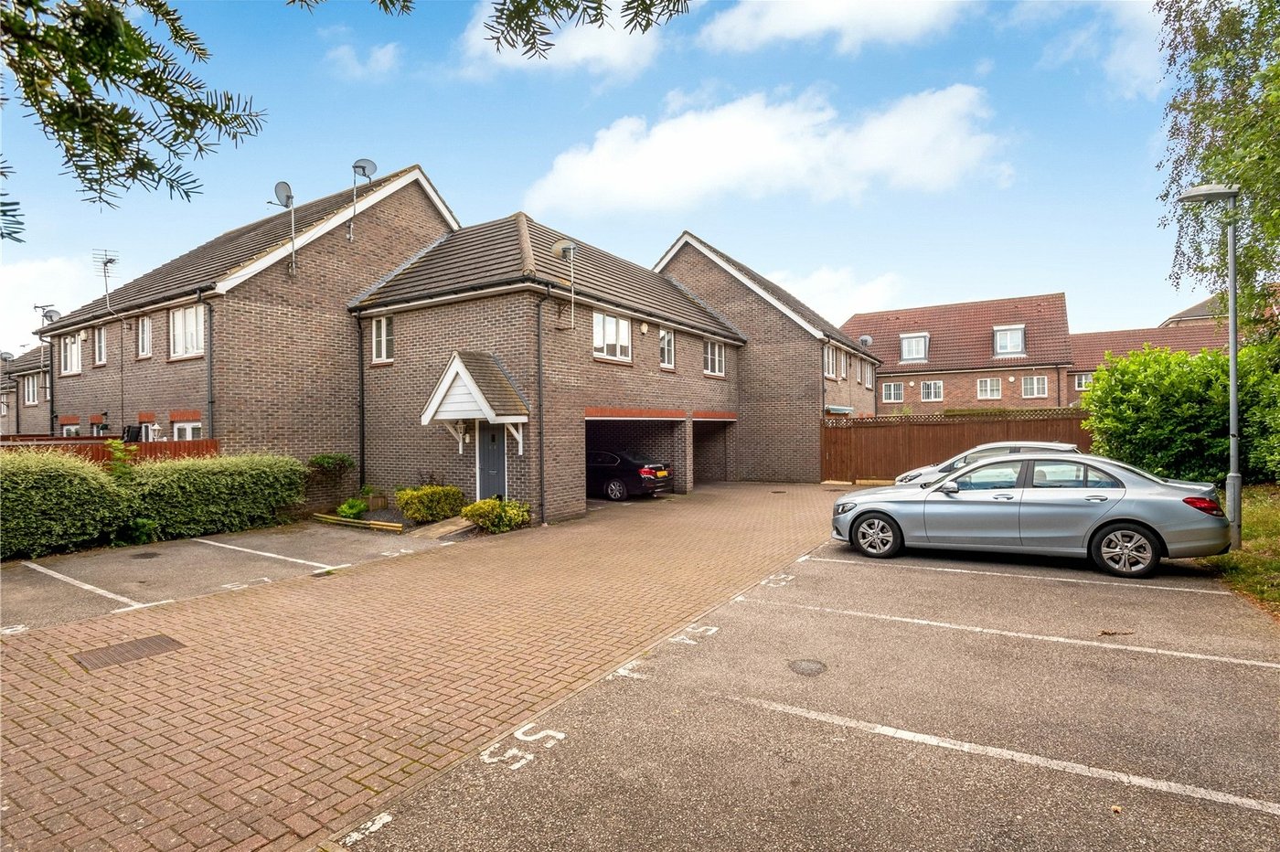 2 bedroom property for sale in West Dartford | Robinson Jackson