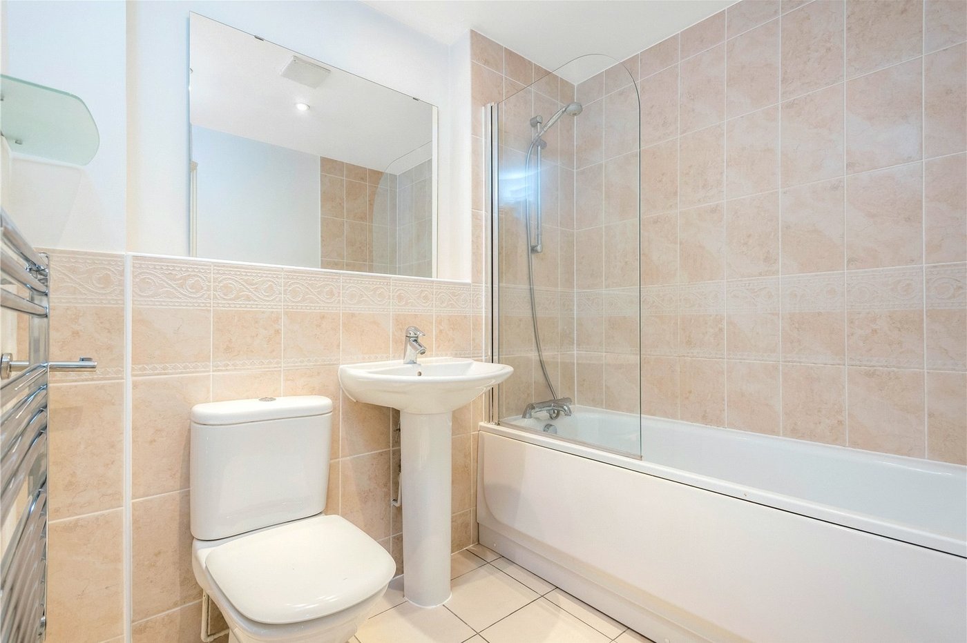 2 bedroom property for sale in West Dartford | Robinson Jackson