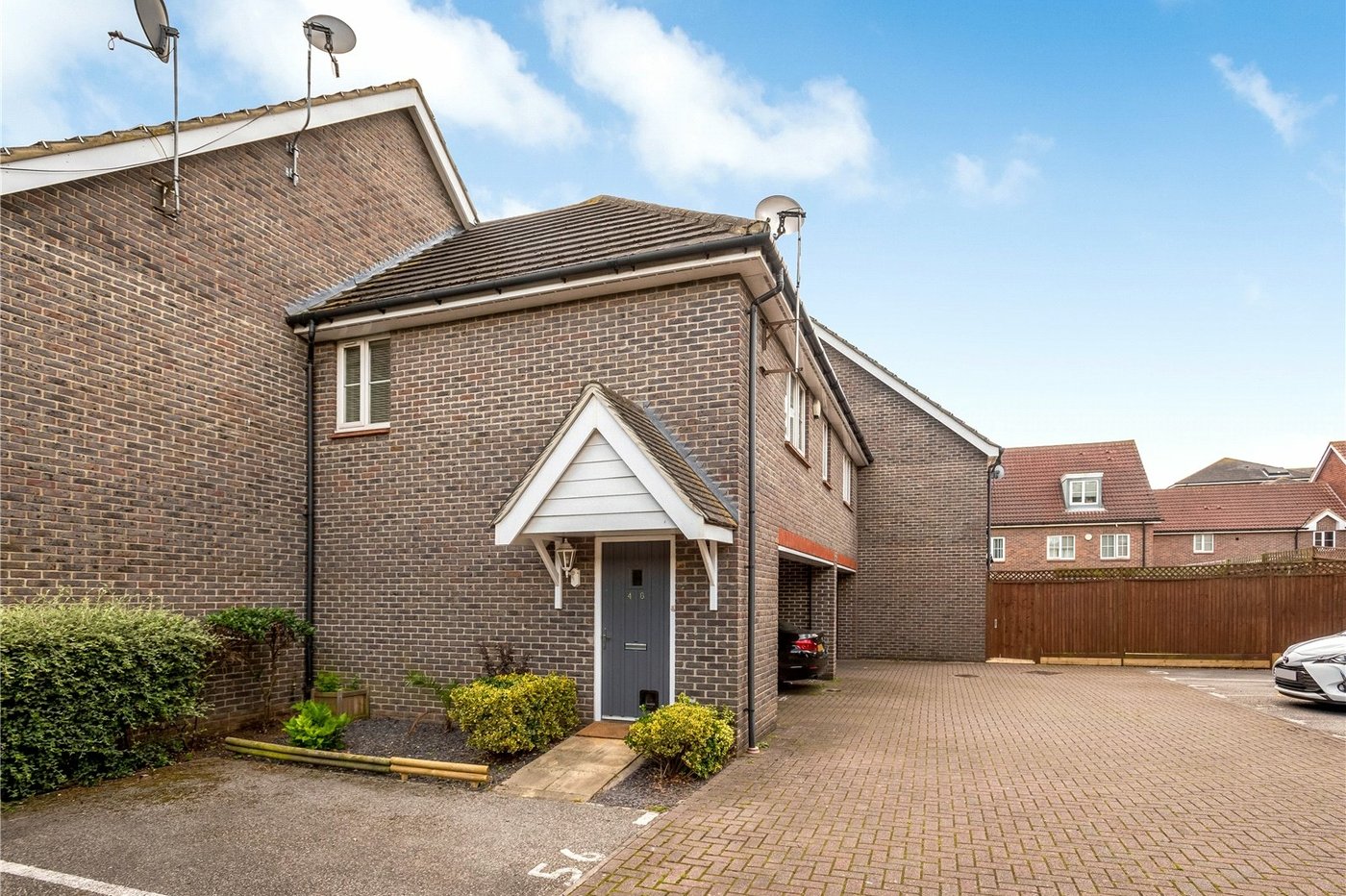 2 bedroom property for sale in West Dartford | Robinson Jackson