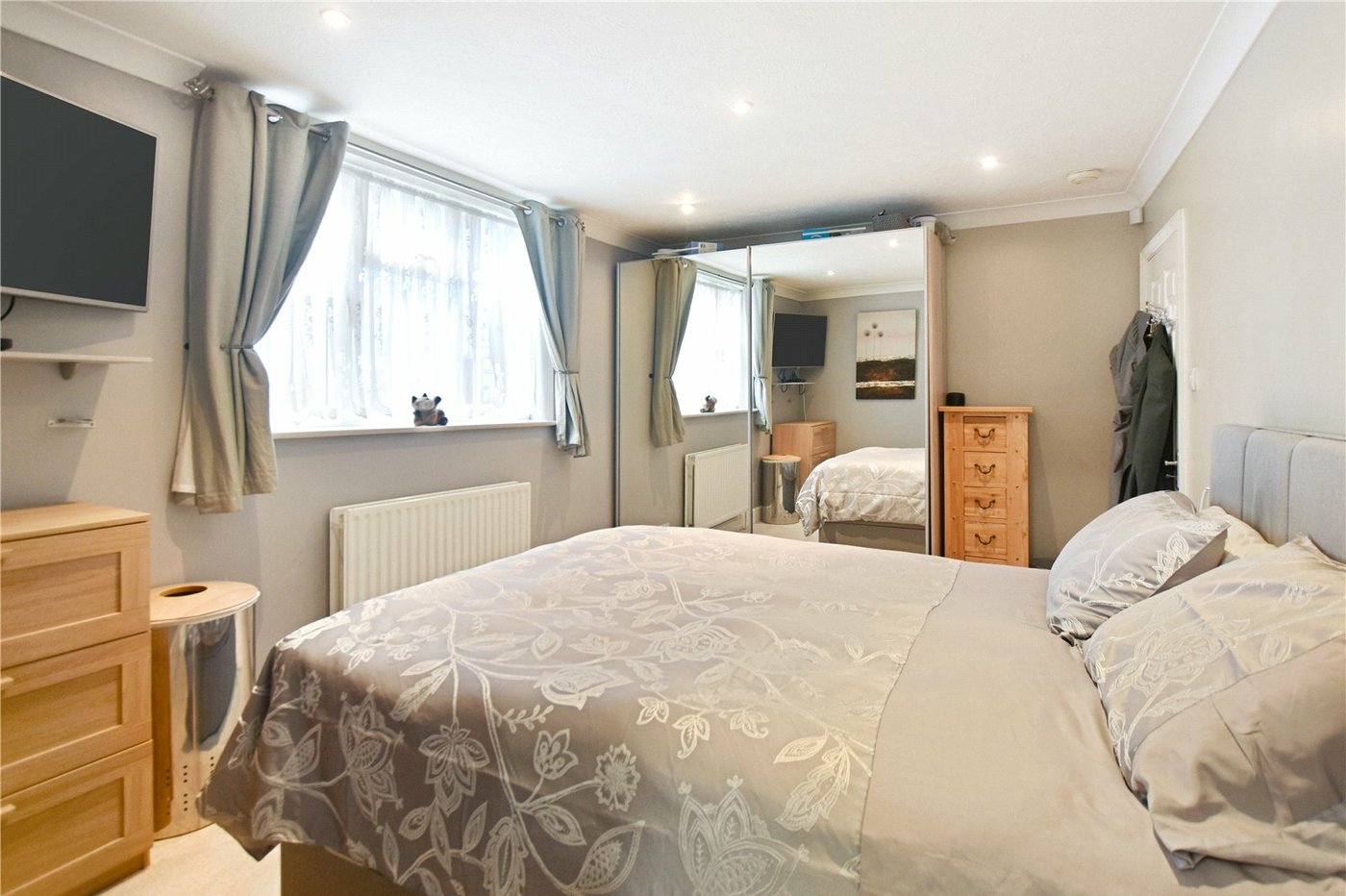 3 bedroom bungalow for sale in Bexley | Robinson Jackson