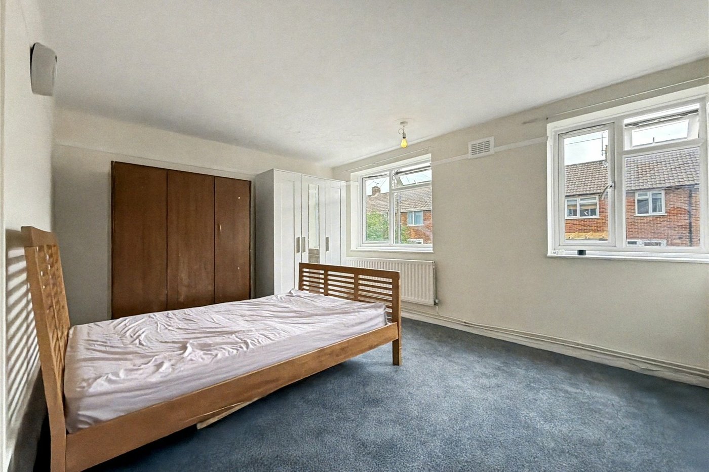 2 bedroom property for sale in Middle Street | Robinson Michael & Jackson